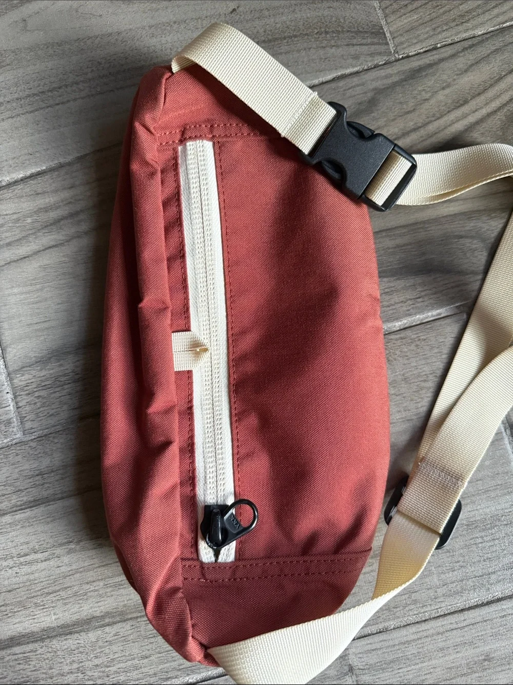 Crossbody Louie Sling